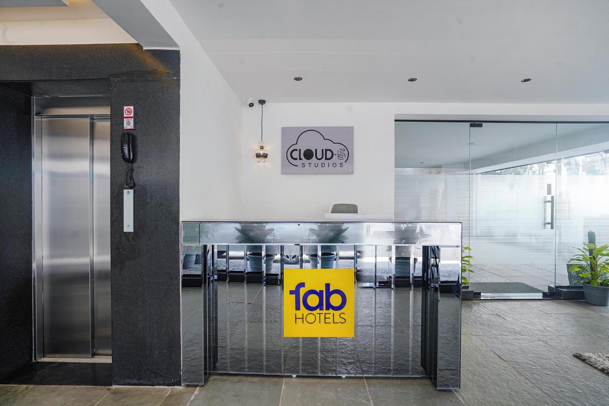Fabhotel Prime Cloud 5 Studios Hyderabad Exterior foto